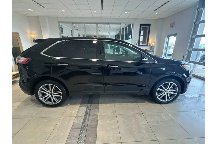 $30983 : Ford Edge 2022 AWD Titanium image 2