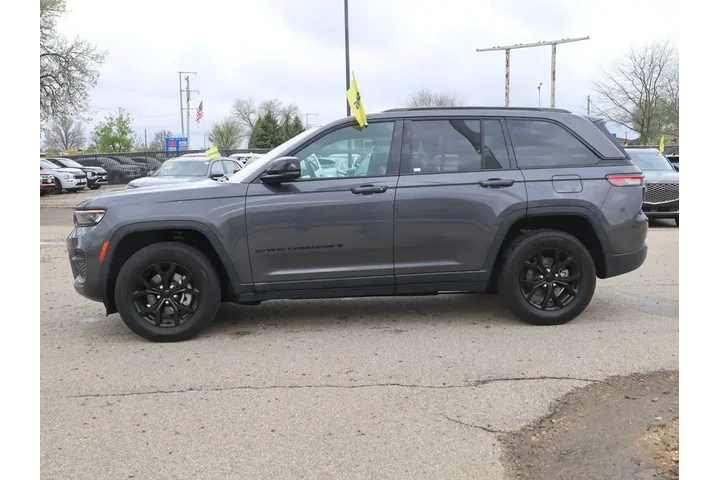 $29277 : Jeep Grand Cherokee 2024 4x4 image 6