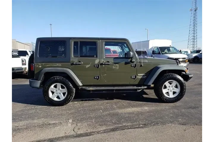 $16900 : Jeep Wrangler Unlimited 2016 image 9
