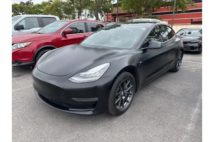 $16585 : Tesla Model 3 2019 Mid Range image 9
