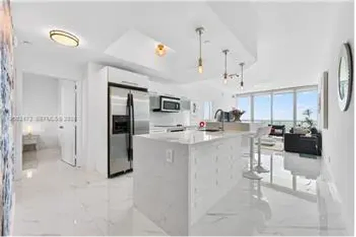 $5490 : Rental property with 2 bedro image 6