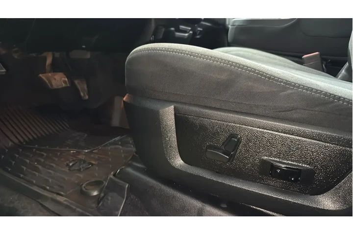 $38957 : Ram 3500 2019 4x4 Big Horn 4 image 7