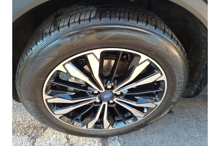 $26817 : Ford Escape 2022 AWD SEL 4dr image 6