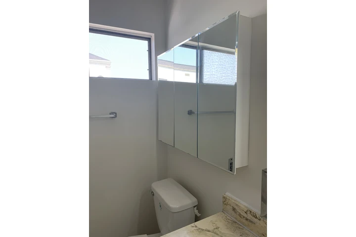 $1100 : Se renta una recamara image 3