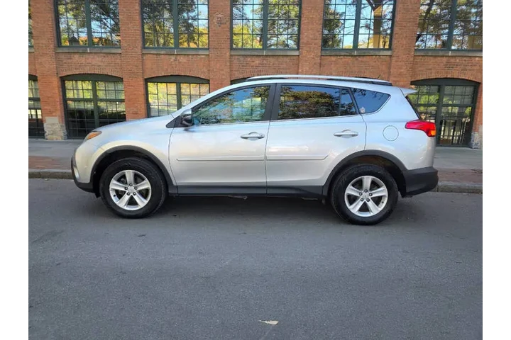 $13995 : 2013 RAV4 XLE image 4