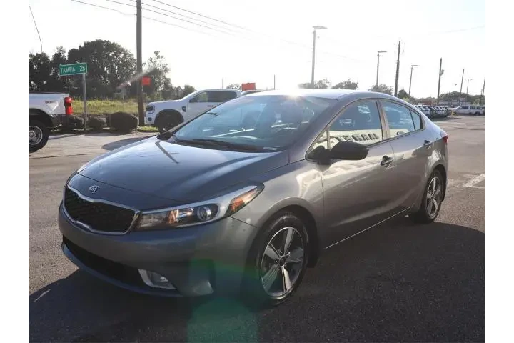 $8230 : Kia Forte 2018 LX 4dr Sedan image 3