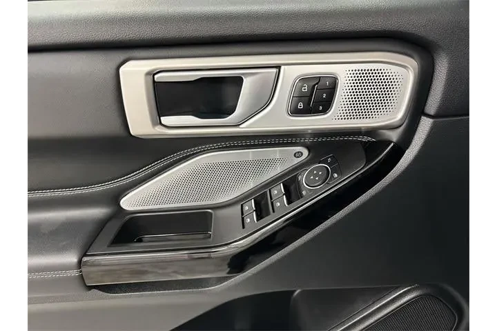 $39500 : Ford Explorer 2023 AWD ST 4d image 5