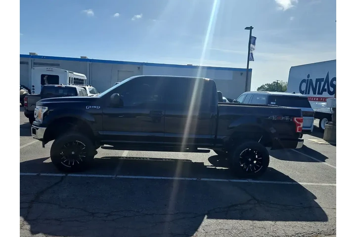 $28000 : Ford F-150 2020 4x4 XL 4dr S image 5