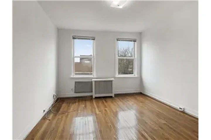 $3500 : Rental property with 3 bedro image 1