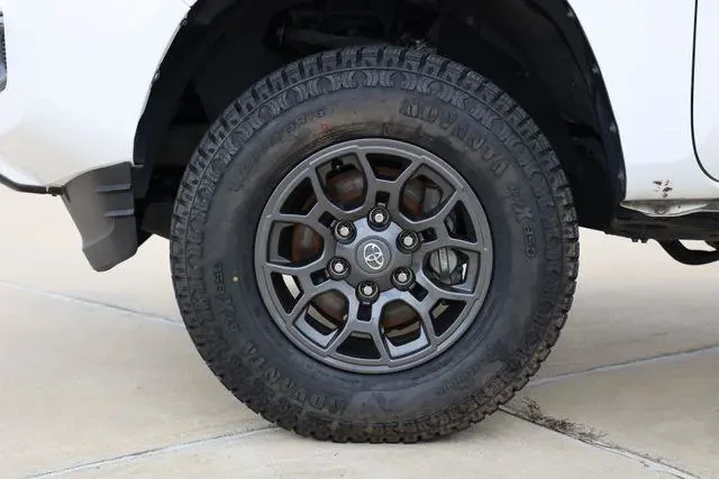 $34350 : Toyota Tacoma 2023 4x4 TRD P image 9