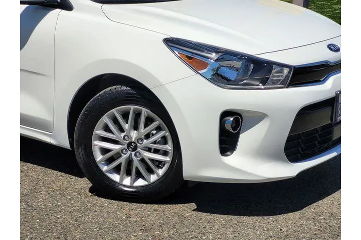 $11858 : Kia Rio 2018 EX 4dr Sedan image 6