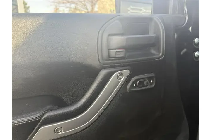 $20550 : Jeep Wrangler Unlimited 2017 image 9