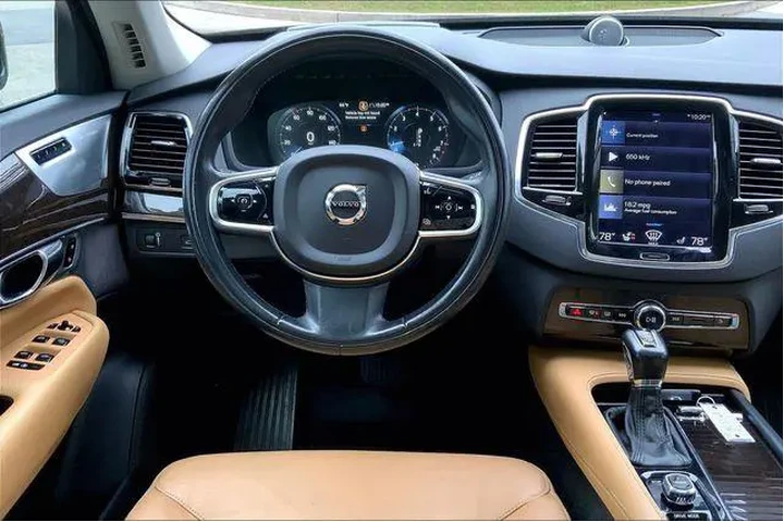 $17985 : Volvo XC90 2016 AWD T6 Momen image 5