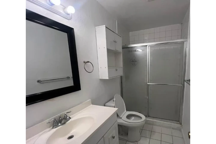 $850 : Rento habitación en Kendall image 1