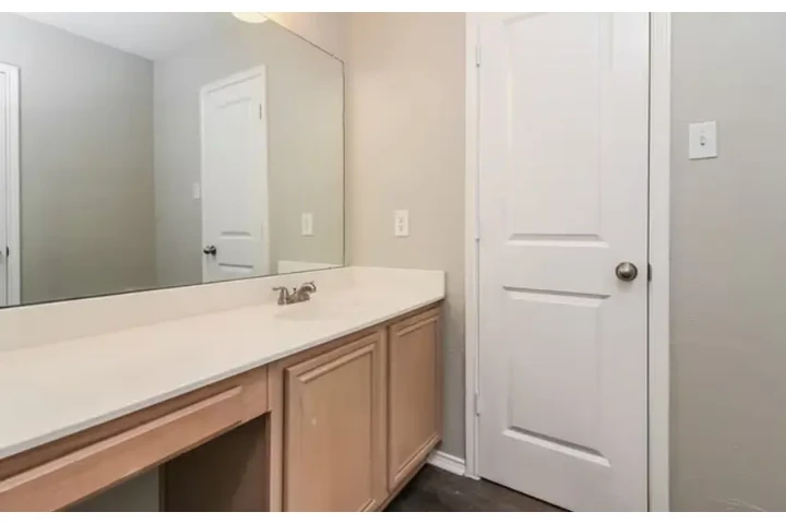 $2140 : 13911 Creek Crossing Dr, Dalla image 6