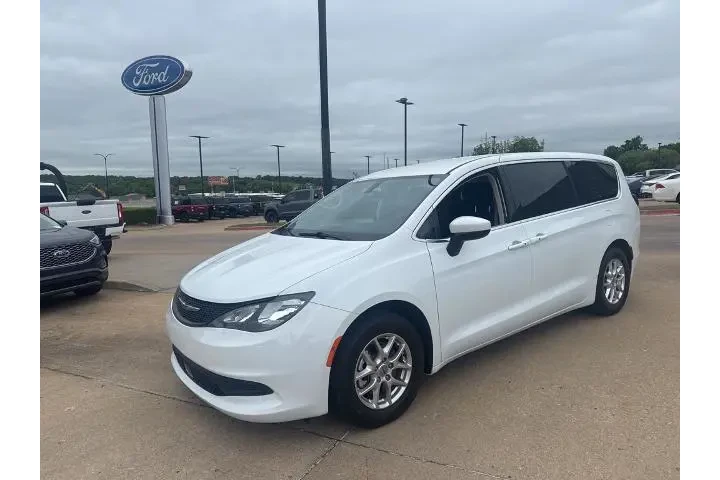 $18490 : Chrysler Voyager 2022 LX 4dr image 6