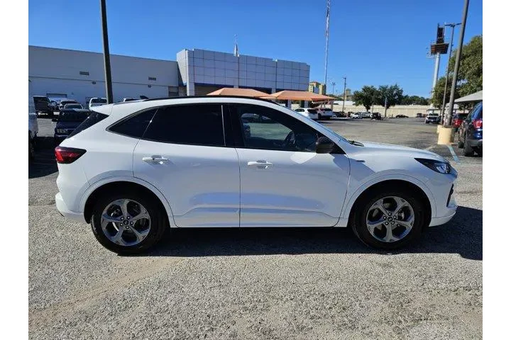 $24500 : Ford Escape 2023 ST-Line 4dr image 2