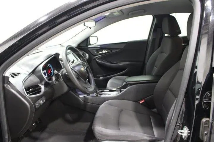 $14982 : Chevrolet Malibu 2018 LS 4dr image 3