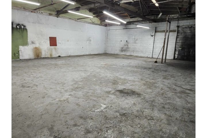 $4500 : Rento espacio  37x50 ft image 2