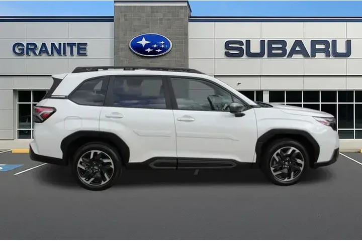$34390 : Subaru Forester 2025 AWD Lim image 10