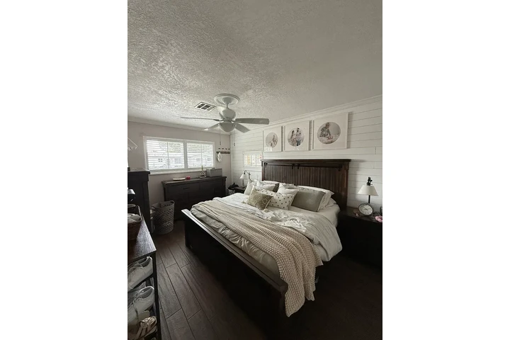 $1500 : Kendall Renta image 3