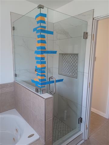 SHOWER DOORS, Ventanas y más. image 9