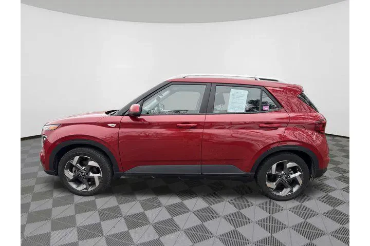 $17916 : Hyundai VENUE 2023 SEL 4dr C image 4