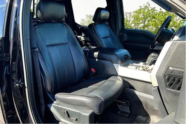 $29956 : Ford F-150 2020 4x4 Lariat 4 image 7