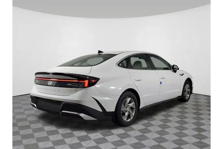 $28030 : Hyundai SONATA 2025 SE 4dr S image 3