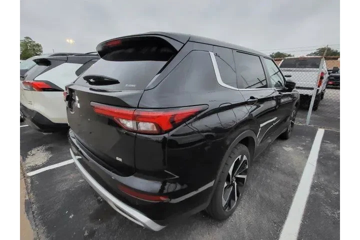Mitsubishi Outlander 2024 AW image 5