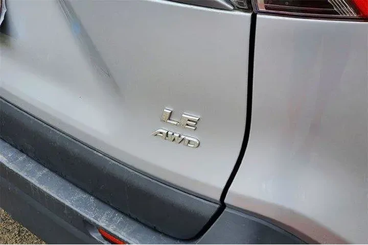 $26221 : Toyota RAV4 2024 AWD LE 4dr image 6