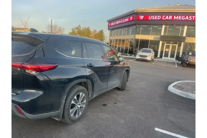 $26267 : Toyota Highlander 2020 AWD X image 2