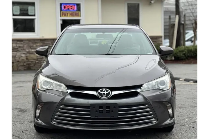 2015 Camry LE image 9