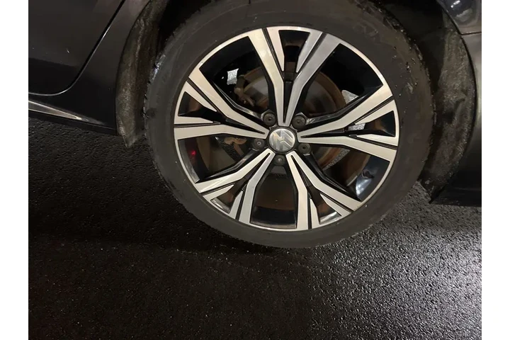 $15500 : Volkswagen Passat 2021 SE 4d image 7