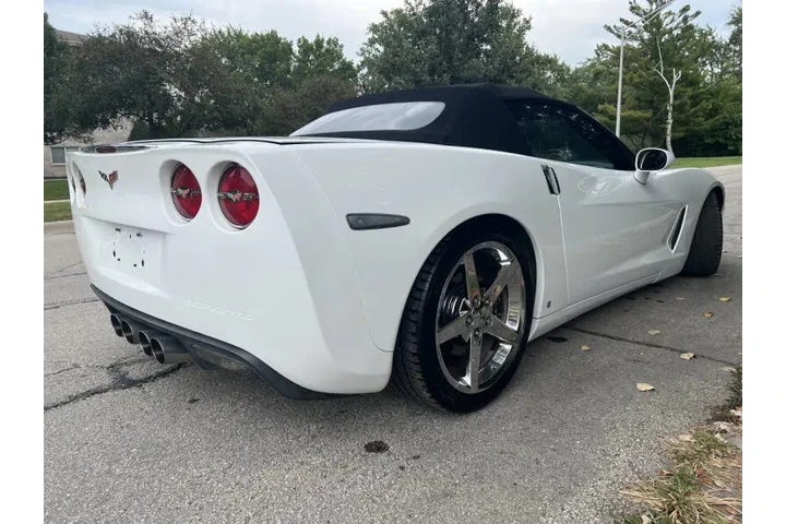 $1 : 2008 Corvette image 8
