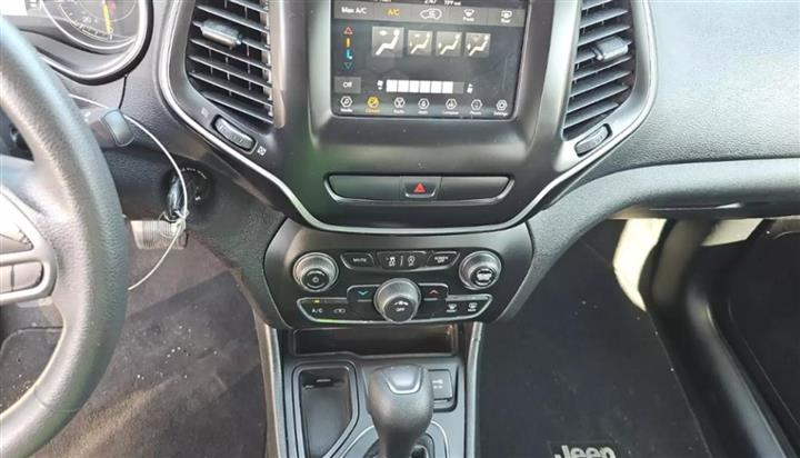 $14050 : 2020 JEEP CHEROKEE image 7