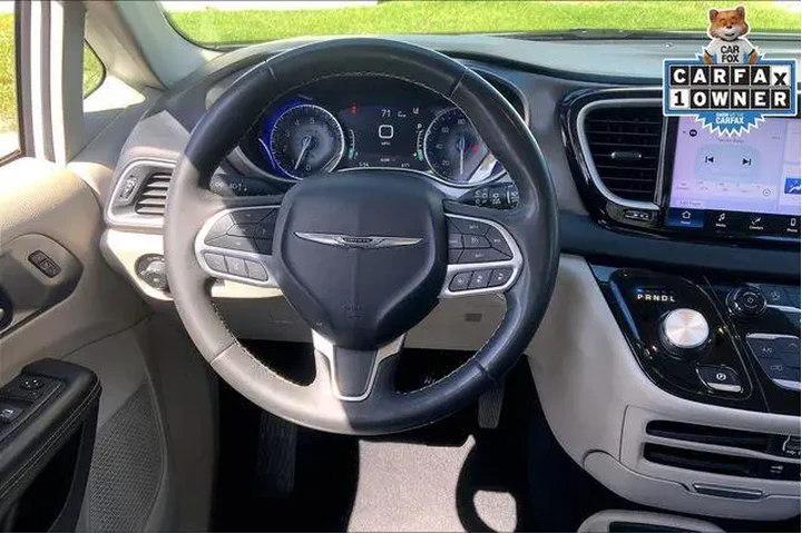 $25985 : Chrysler Pacifica 2022 Touri image 5