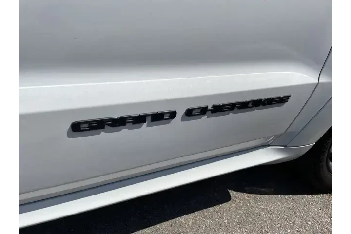 $19995 : Jeep Grand Cherokee 2020 4x4 image 2