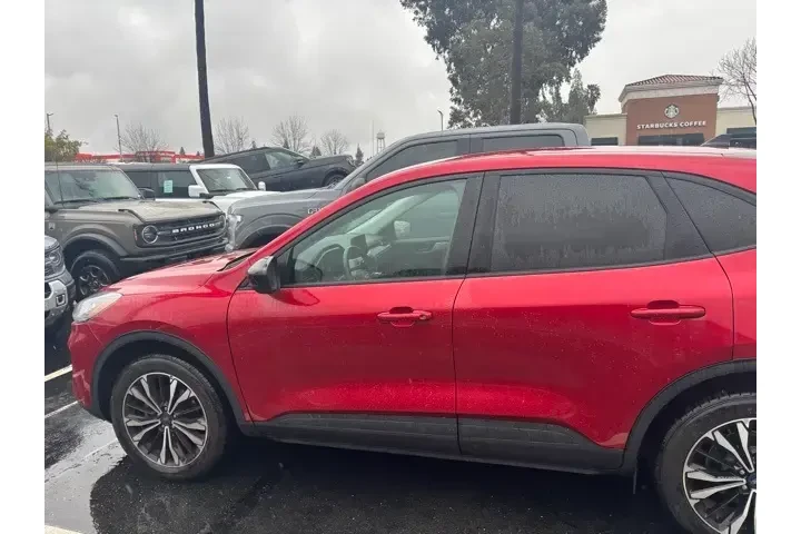 $24988 : Ford Escape 2022 AWD SE 4dr image 5