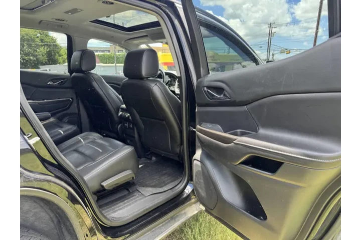 2019 GMC Acadia SLT-1 image 8