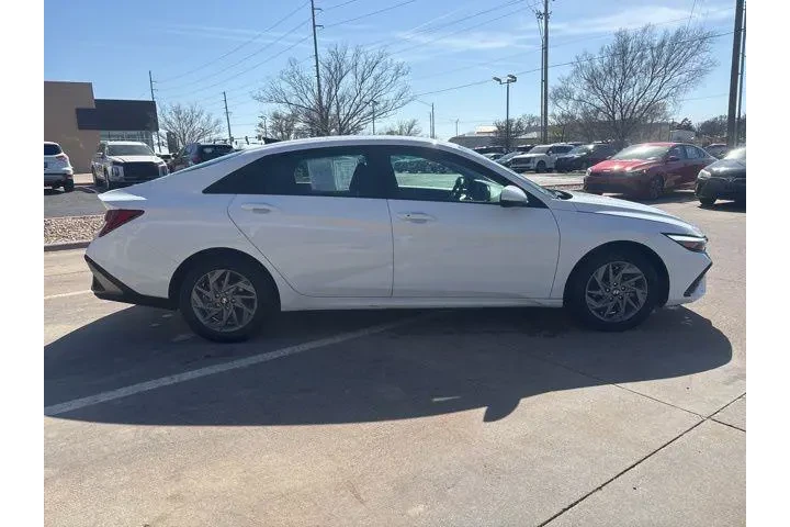 $23998 : Hyundai ELANTRA Hybrid 2025 image 5