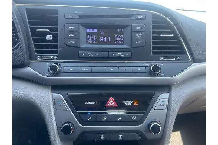 $10995 : Hyundai ELANTRA 2017 image 8