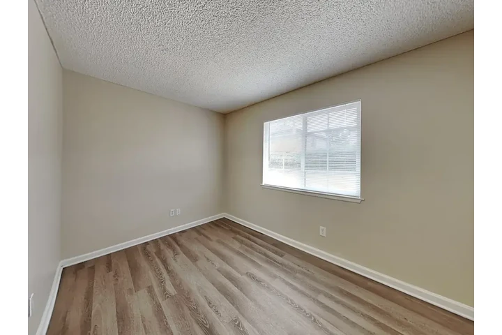 $1969 : Spacious 3-Bedroom Ready image 8