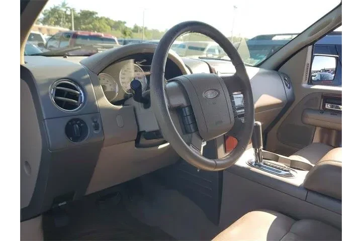 $3590 : Ford F-150 2005 4dr SuperCre image 8