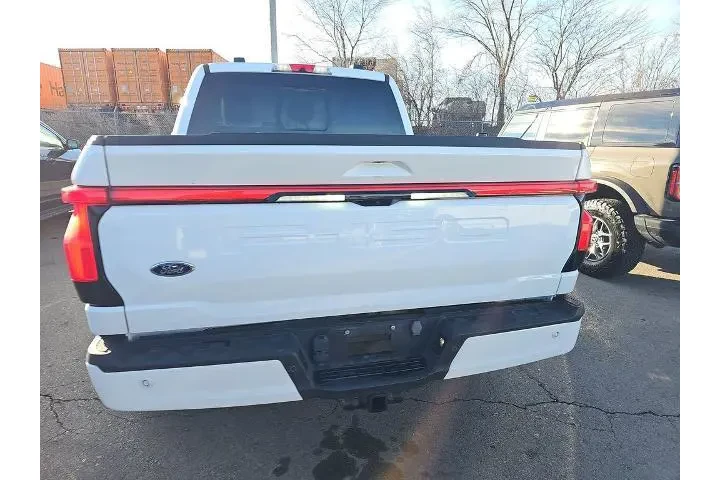 $37999 : Ford F-150 Lightning 2023 AW image 2
