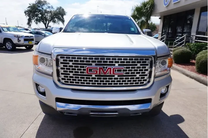 $26988 : GMC Canyon 2017 4x4 Denali 4 image 2