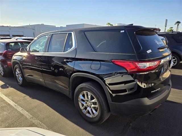 $25979 : Pre-Owned 2020 Traverse LS image 6