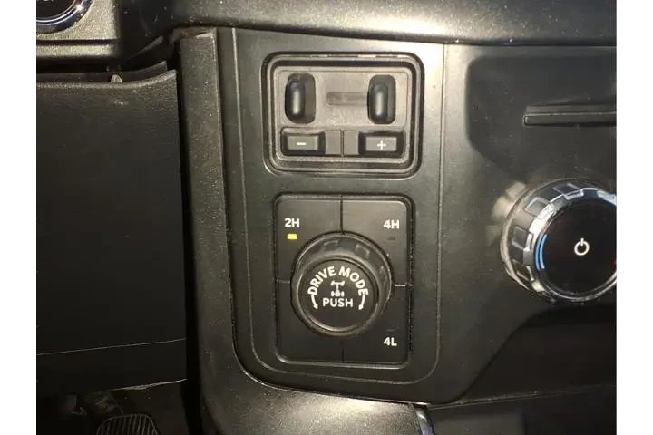 $32921 : Ford F-150 2022 4x4 XLT 4dr image 8