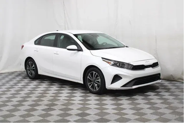 $19988 : Kia Forte 2024 LXS 4dr Sedan image 1