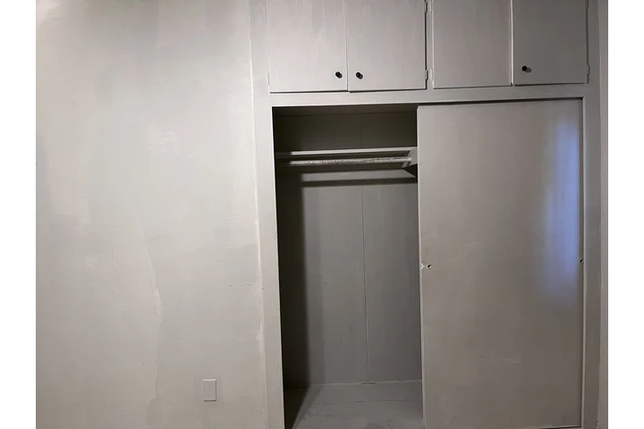 $1000 : Se renta un cuarto image 2